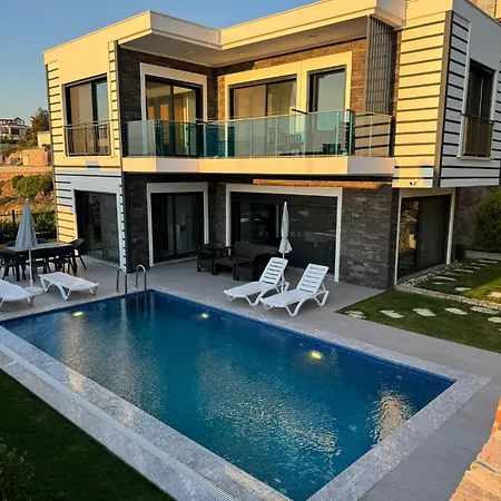 Yakışıklı Bodrum Vue Avec Piscine Privée